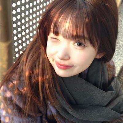 左撇子女人